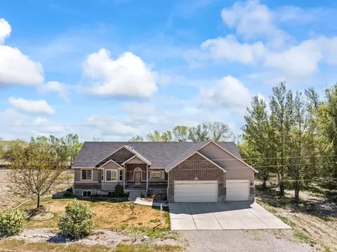 Exterior - 350 N 200 E, Ferron, UT 84523 photo 7 of 23