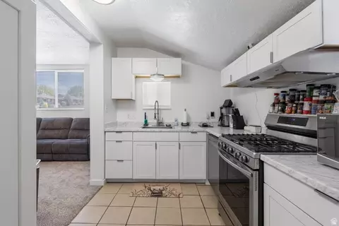 Kitchen - 694 E 100 S, Spanish Fork, UT 84660 photo 2 of 3