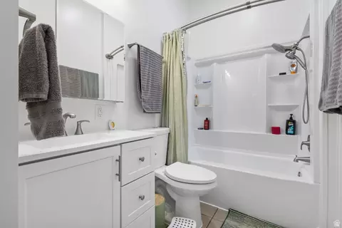 Bath - 694 E 100 S, Spanish Fork, UT 84660 photo 1 of 1