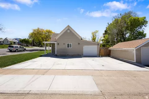 Exterior - 694 E 100 S, Spanish Fork, UT 84660 photo 2 of 7