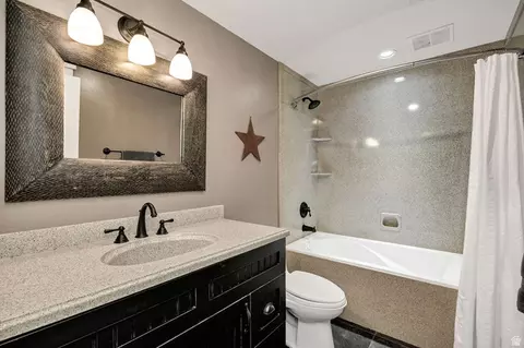 Bath - 288 E 525 S, Providence, UT 84332 photo 4 of 4