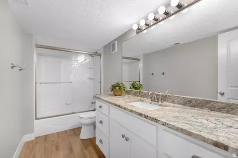 Bath - 294 E 780 N, American Fork, UT 84003 photo 4 of 4