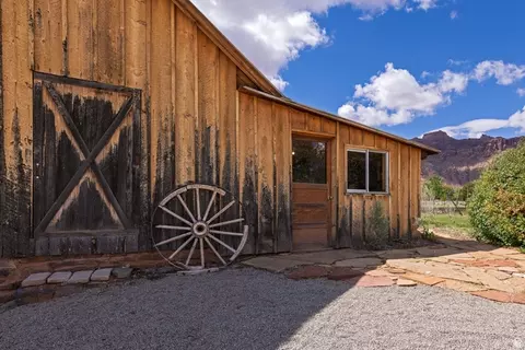 Exterior - 2810 E Nuevo Ct, Moab, UT 84532 photo 12 of 20