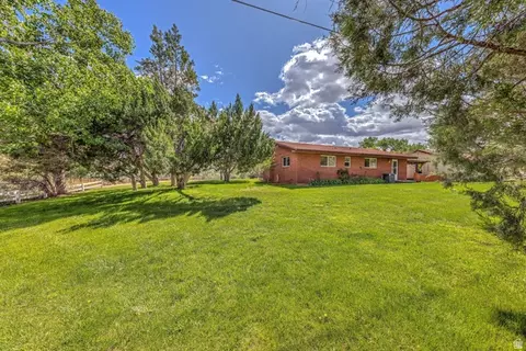 Exterior - 2810 E Nuevo Ct, Moab, UT 84532 photo 9 of 20