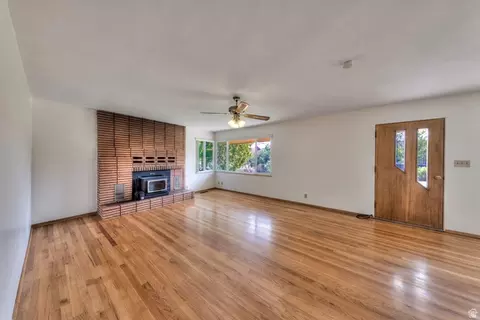 Living - 2810 E Nuevo Ct, Moab, UT 84532 photo 2 of 5