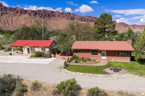 Exterior - 2810 E Nuevo Ct, Moab, UT 84532 photo 3 of 20