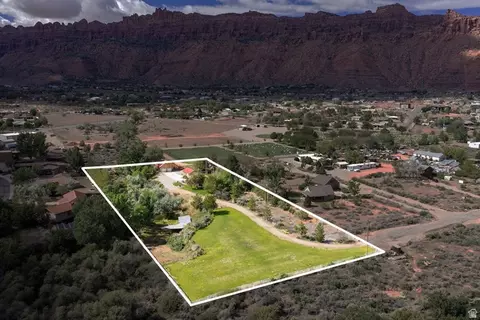 View/Area - 2810 E Nuevo Ct, Moab, UT 84532 photo 1 of 7