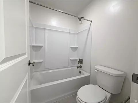 Bath - 2275 E Granite Ln, Eagle Mountain, UT 84005 photo 5 of 5