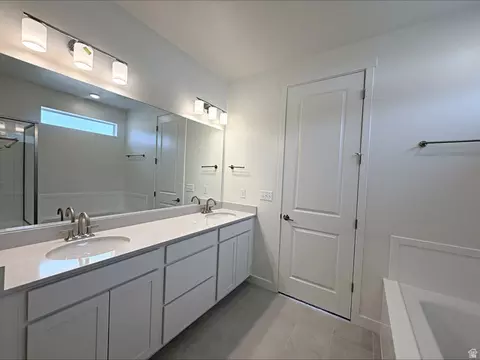 Bath - 2275 E Granite Ln, Eagle Mountain, UT 84005 photo 3 of 5