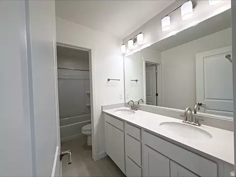 Bath - 2275 E Granite Ln, Eagle Mountain, UT 84005 photo 4 of 5