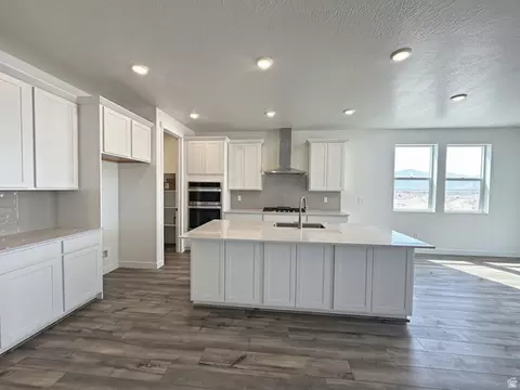 Kitchen - 2275 E Granite Ln, Eagle Mountain, UT 84005 photo 1 of 2