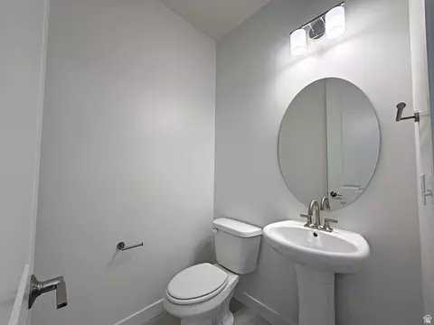 Bath - 2275 E Granite Ln, Eagle Mountain, UT 84005 photo 1 of 5