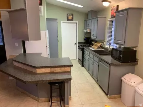 Kitchen - 8780 S 250 E, Sandy, UT 84070 photo 1 of 1