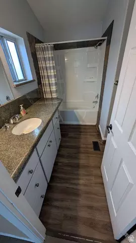 Bath - 8780 S 250 E, Sandy, UT 84070 photo 1 of 2