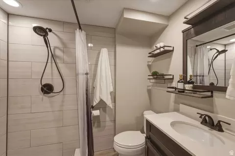 Bath - 502 N Main St, Bountiful, UT 84010 photo 3 of 3