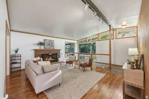 Living - 502 N Main St, Bountiful, UT 84010 photo 1 of 3