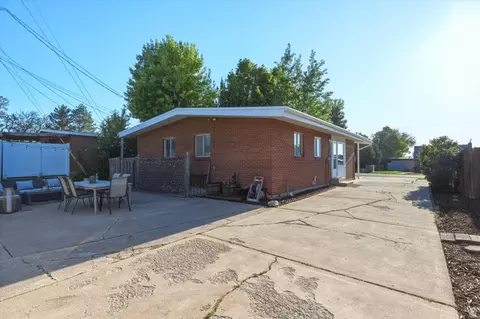 Exterior - 502 N Main St, Bountiful, UT 84010 photo 6 of 10