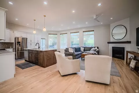 12008 S Reeves Ln, Riverton, UT 84065