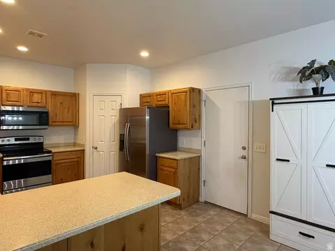 11722 S Sun Tea Way, South Jordan, UT 84009
