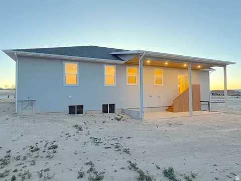 Exterior - 976 N 180 W, Mayfield, UT 84643 photo 4 of 5