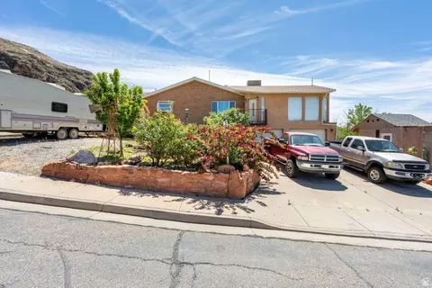 121 N 100 E, La Verkin, UT 84745