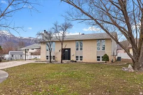 1212 N Virginia Ave, Harrisville, UT 84404