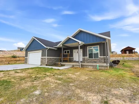 488 N 200 W, Moroni, UT 84646