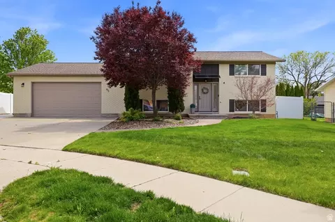 611 W 1635 N, Clinton, UT 84015