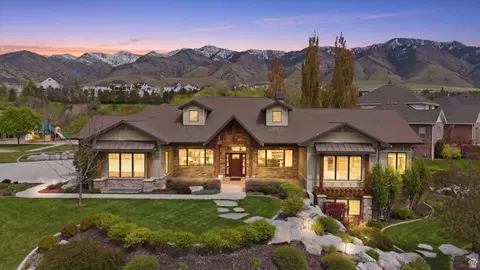 715 Bluff St, Hyde Park, UT 84318