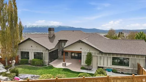 Exterior - 715 Bluff St, Hyde Park, UT 84318 photo 12 of 14