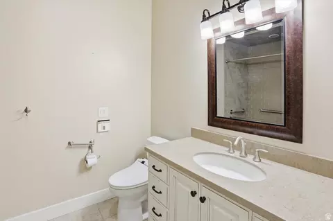 Bath - 715 Bluff St, Hyde Park, UT 84318 photo 3 of 7
