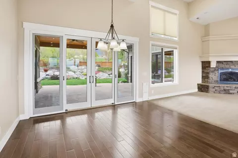 Living - 715 Bluff St, Hyde Park, UT 84318 photo 6 of 10