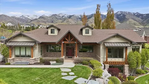 Exterior - 715 Bluff St, Hyde Park, UT 84318 photo 9 of 14