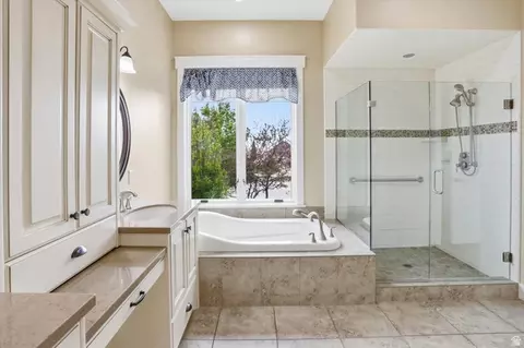 Bath - 715 Bluff St, Hyde Park, UT 84318 photo 2 of 7