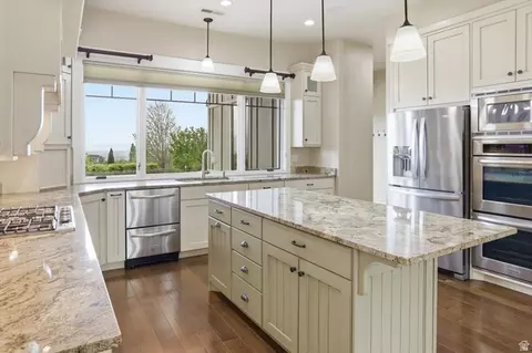 Kitchen - 715 Bluff St, Hyde Park, UT 84318 photo 1 of 10