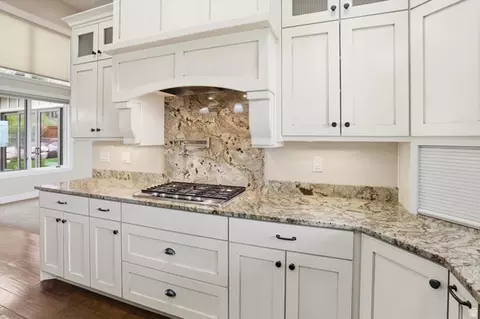 Kitchen - 715 Bluff St, Hyde Park, UT 84318 photo 3 of 10