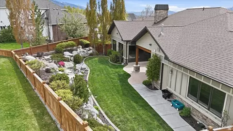 Exterior - 715 Bluff St, Hyde Park, UT 84318 photo 10 of 14