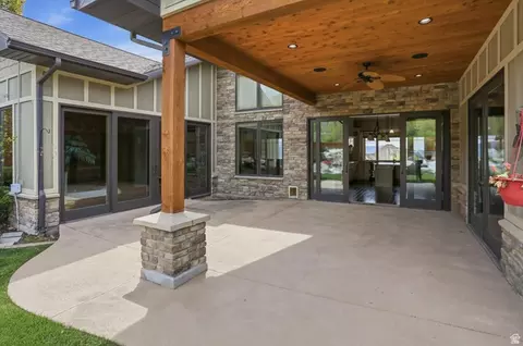 Exterior - 715 Bluff St, Hyde Park, UT 84318 photo 2 of 14