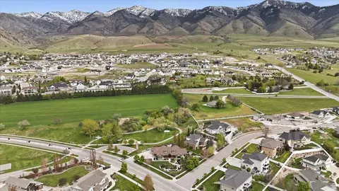 View/Area - 715 Bluff St, Hyde Park, UT 84318 photo 3 of 13