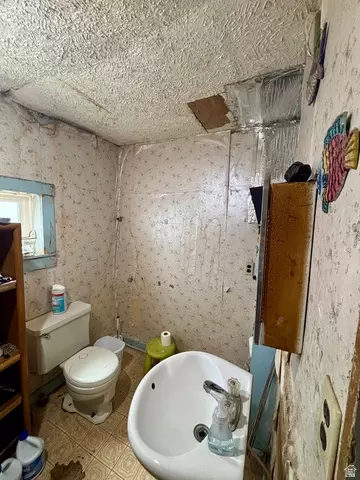 Bath - 73 W Leadville Row W, Eureka, UT 84628 photo 1 of 4