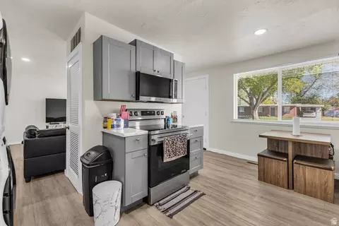 Kitchen - 185 W 850 S, Bountiful, UT 84010 photo 1 of 4