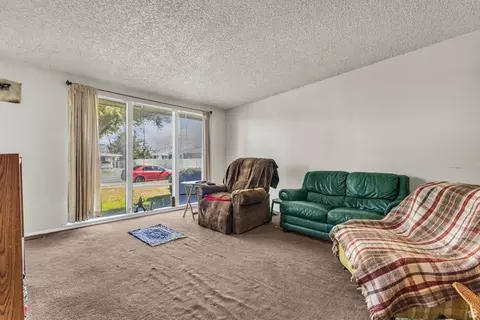 Living - 185 W 850 S, Bountiful, UT 84010 photo 3 of 4