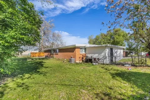 Exterior - 185 W 850 S, Bountiful, UT 84010 photo 2 of 5