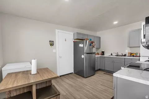 Kitchen - 185 W 850 S, Bountiful, UT 84010 photo 2 of 4
