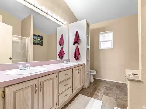 Bath - 8982 S 4800 W, Payson, UT 84651 photo 2 of 4