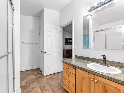 Bath - 8982 S 4800 W, Payson, UT 84651 photo 4 of 4