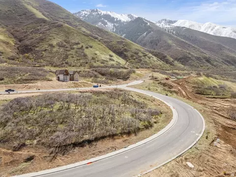 195 S Troy St #14, Mapleton, UT 84664