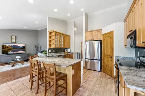 Kitchen - 1172 W Kristeldell Ct, Murray, UT 84123 photo 2 of 5