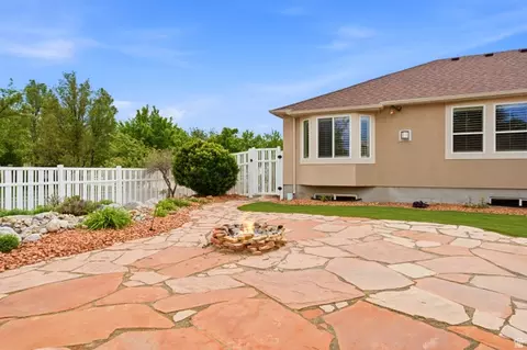 Exterior - 1172 W Kristeldell Ct, Murray, UT 84123 photo 11 of 15