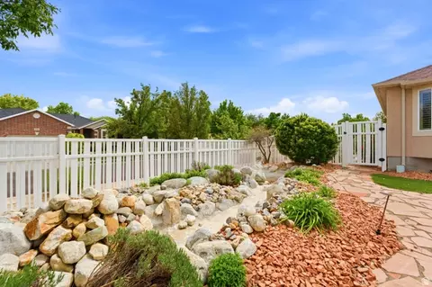 Exterior - 1172 W Kristeldell Ct, Murray, UT 84123 photo 12 of 15